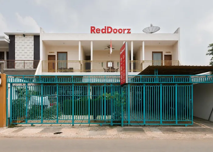 RedDoorz near Cipinang Indah Mall Jakarta